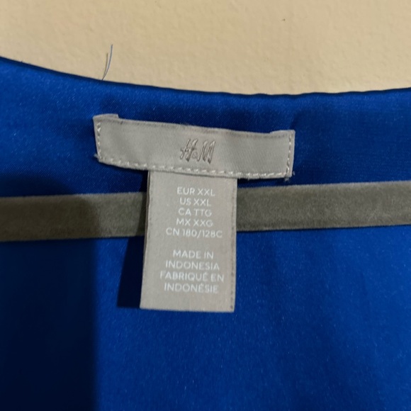 H&M Blue Long Sleeve V-Neck Cocktail Dress - Picture 2 of 3